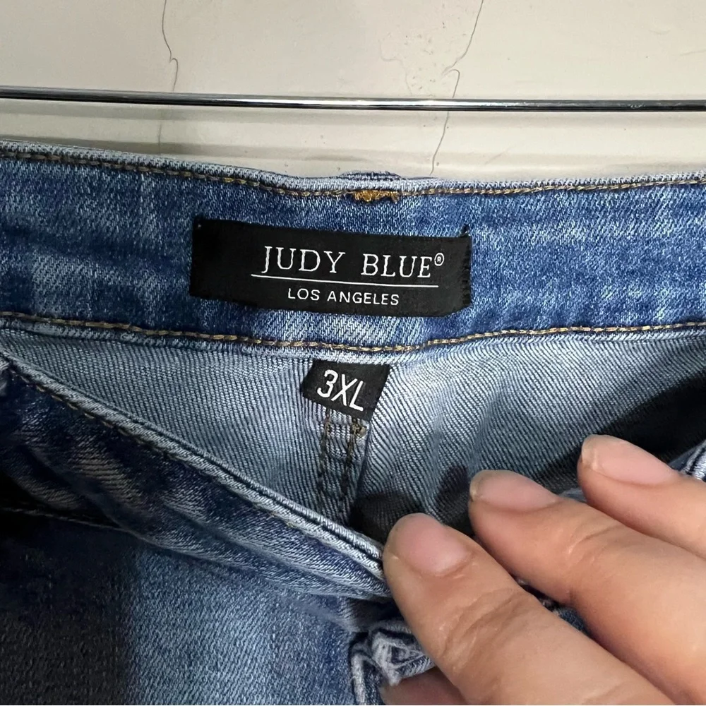 Judy Blue Distressed Eyelet Lace Patched Denim Jean‎ Plus Size Shorts